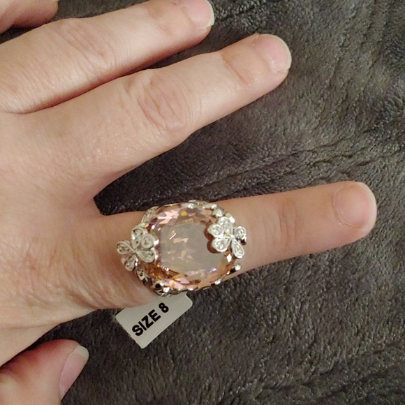 Ring - Picture 2 of 3